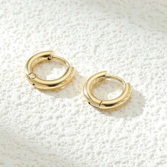 NWT Dainty Gold Hoops - Picture 2 of 3